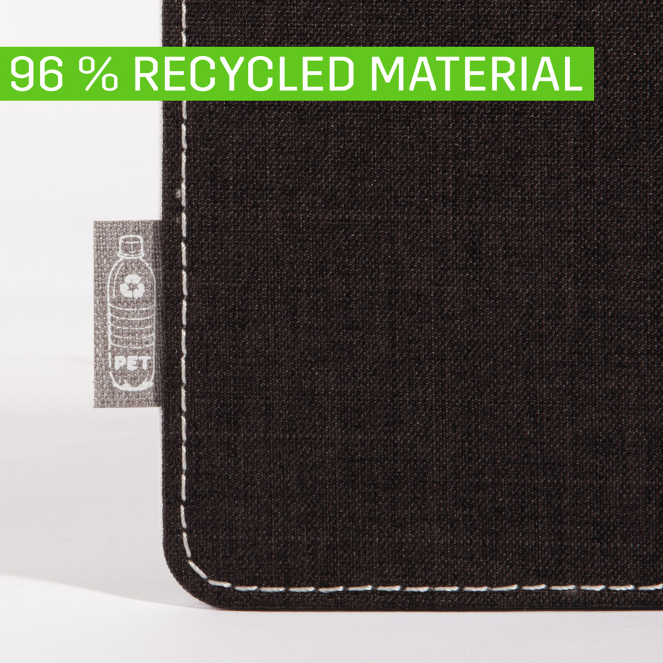 recycled material, PET-Flasche Etikett, Denim-Gewebe, Nähte, Ecke Etikett