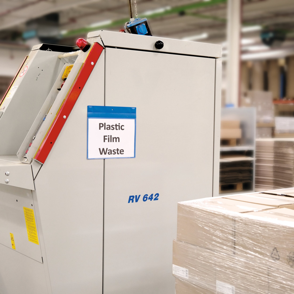 Gurtband, Lagerregal, Spule, Kunststoffband, Material-Nr. 3200, Plastic Film Waste, Abfallentsorgung, Industriemaschine, Pakete Bündel, RV 642