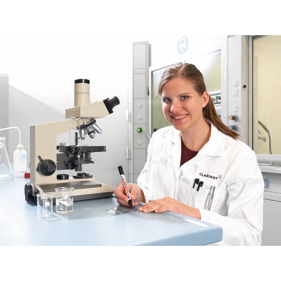 Laborlabor, Mikroskop, Wissenschaftlerin, Labortisch, Gleiche Hände