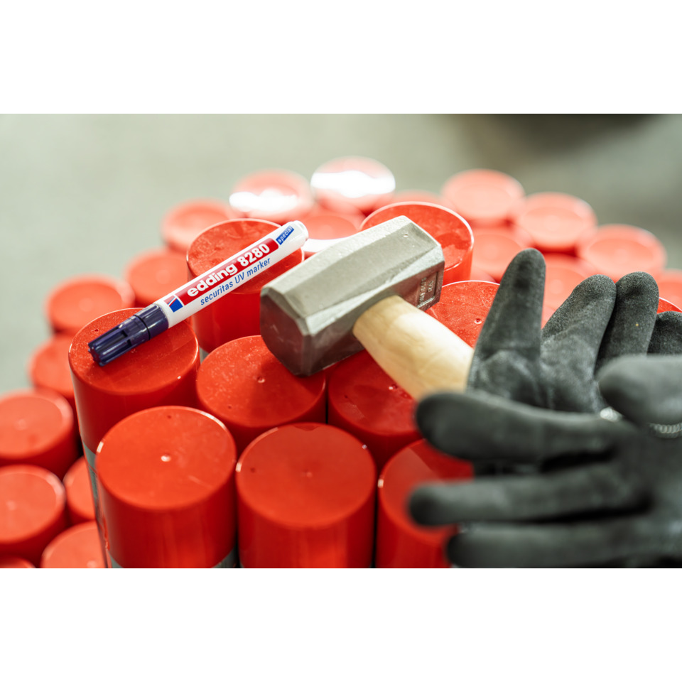 Hammer, Handschuhe, Marker, UV-Marker, rote Deckel