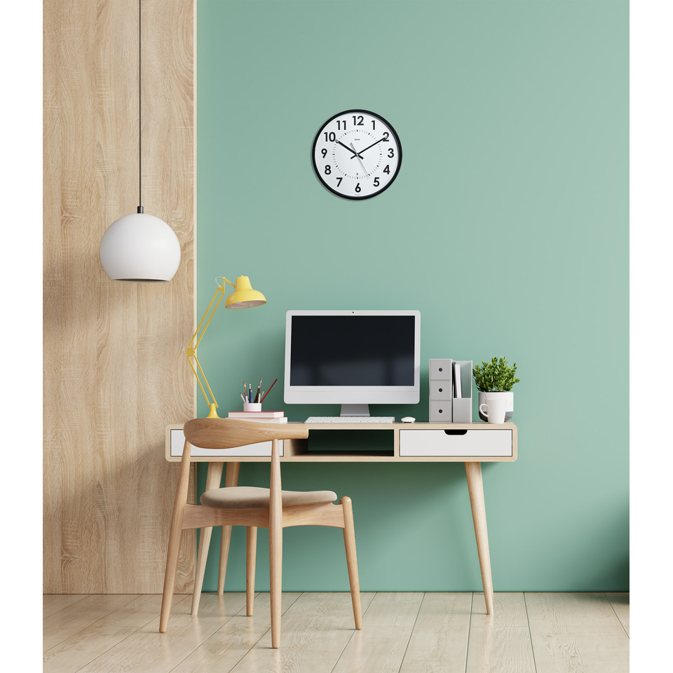 Schreibtisch, Computer, Lampe, Pflanze, Wanduhr