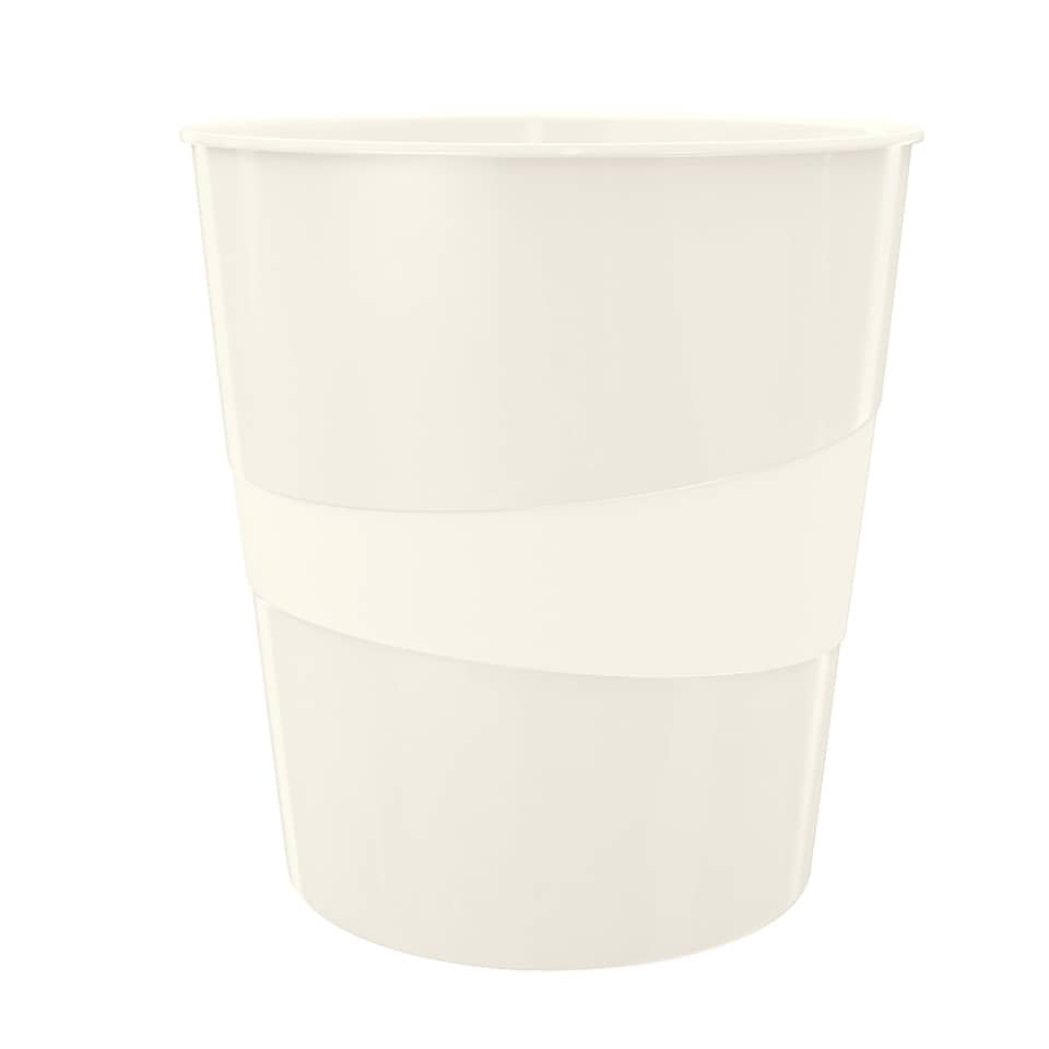 Becher, Pappbecher, Einwegbecher, Becher aus Plastik, Küchenartikel