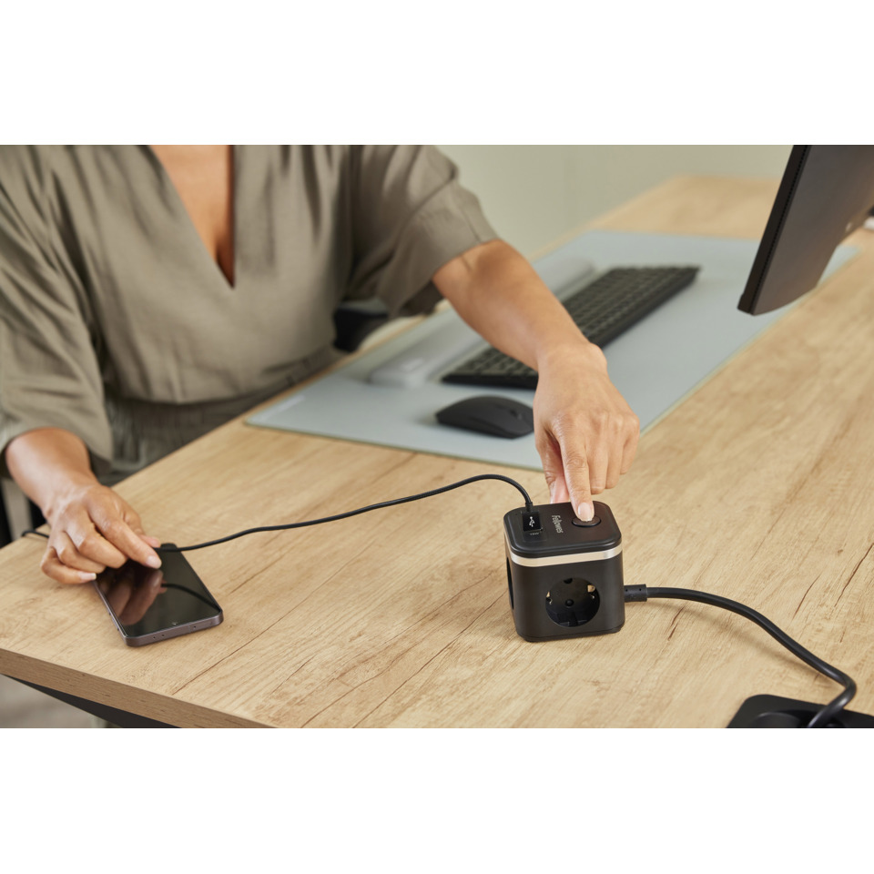Mehrfachsteckdose, Steckdosenleiste, Schreibtisch-Setup, Elektrische Steckdose, USB-C Ladegerät