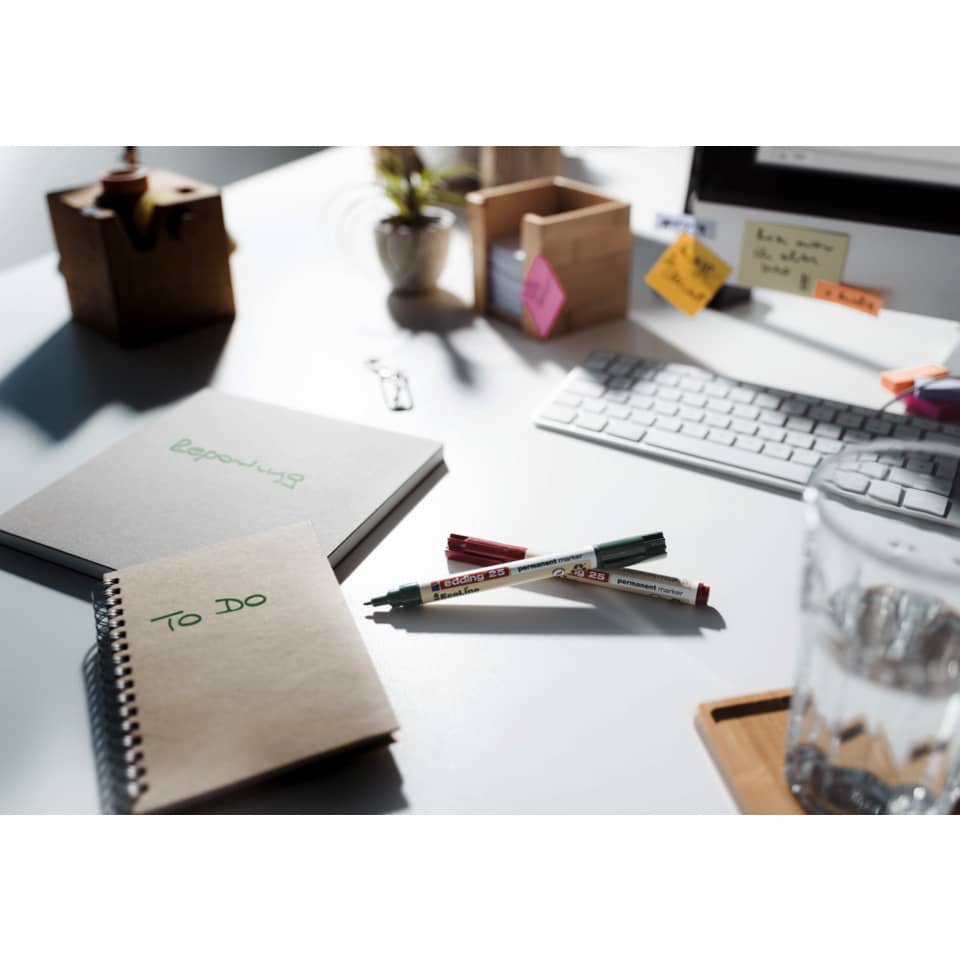 Büro-Schreibtisch, Notizbuch, To-Do, Marker, Tastatur