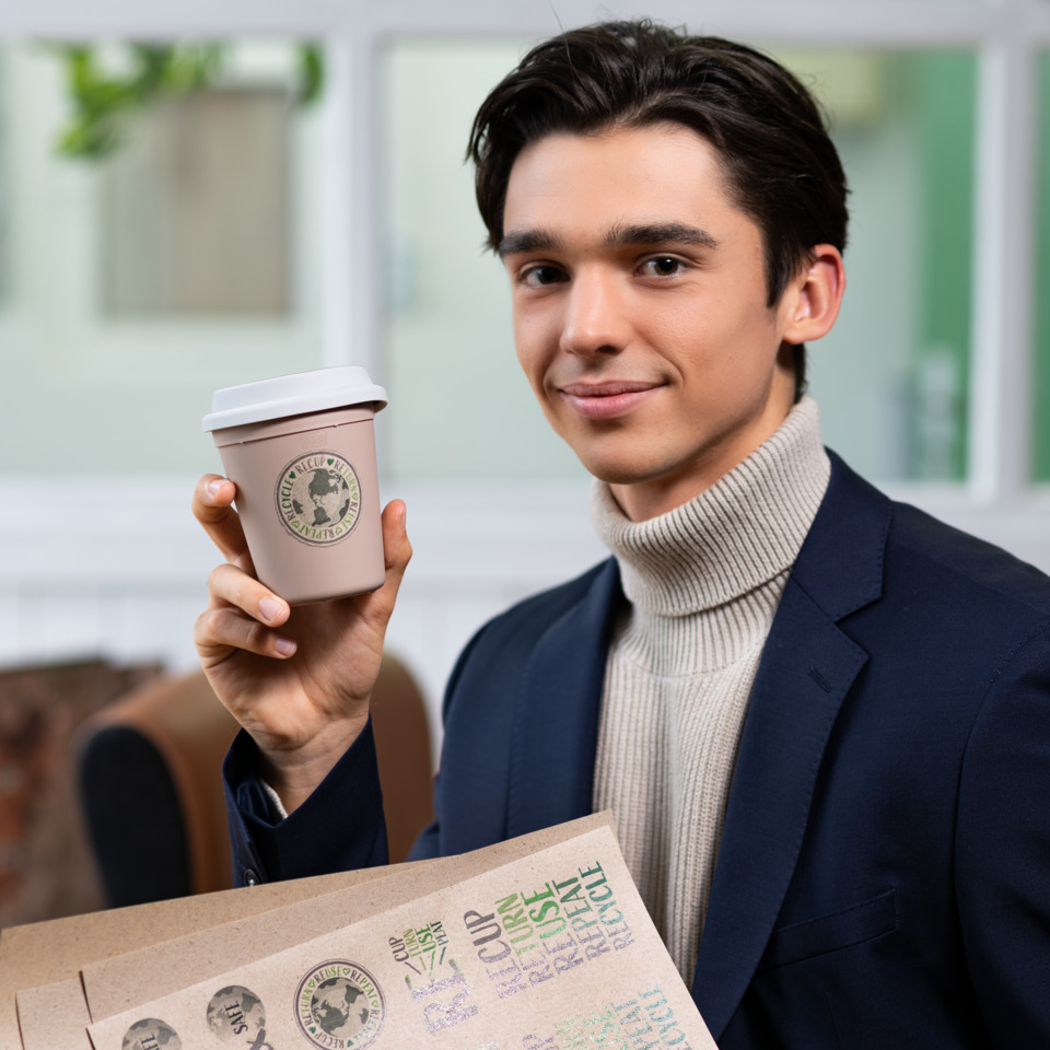 Kaffeebecher, Becher, Papierbecher, Tasse, Takeaway-Behälter, Becher, Kaffeebecher, Pappbecher, heißes Getränk, Einweg?