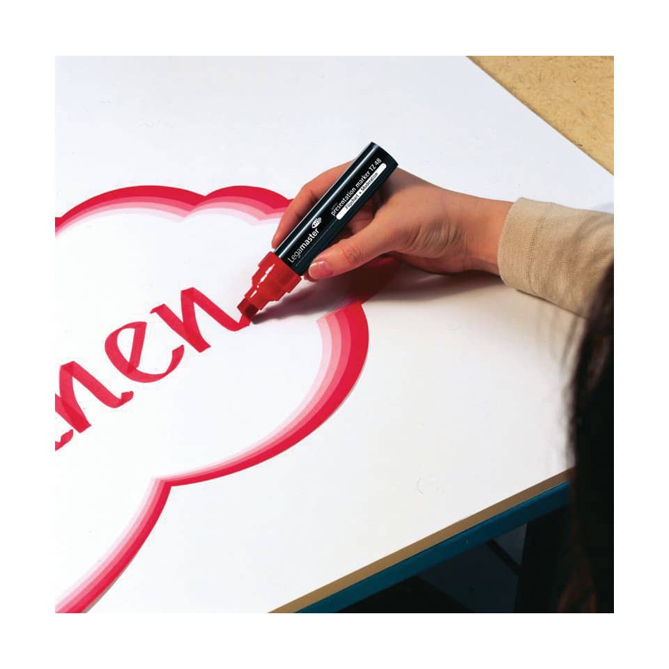 Marker, Roter Marker, Herzdesign, Handzeichnung, Kreative Aktivität