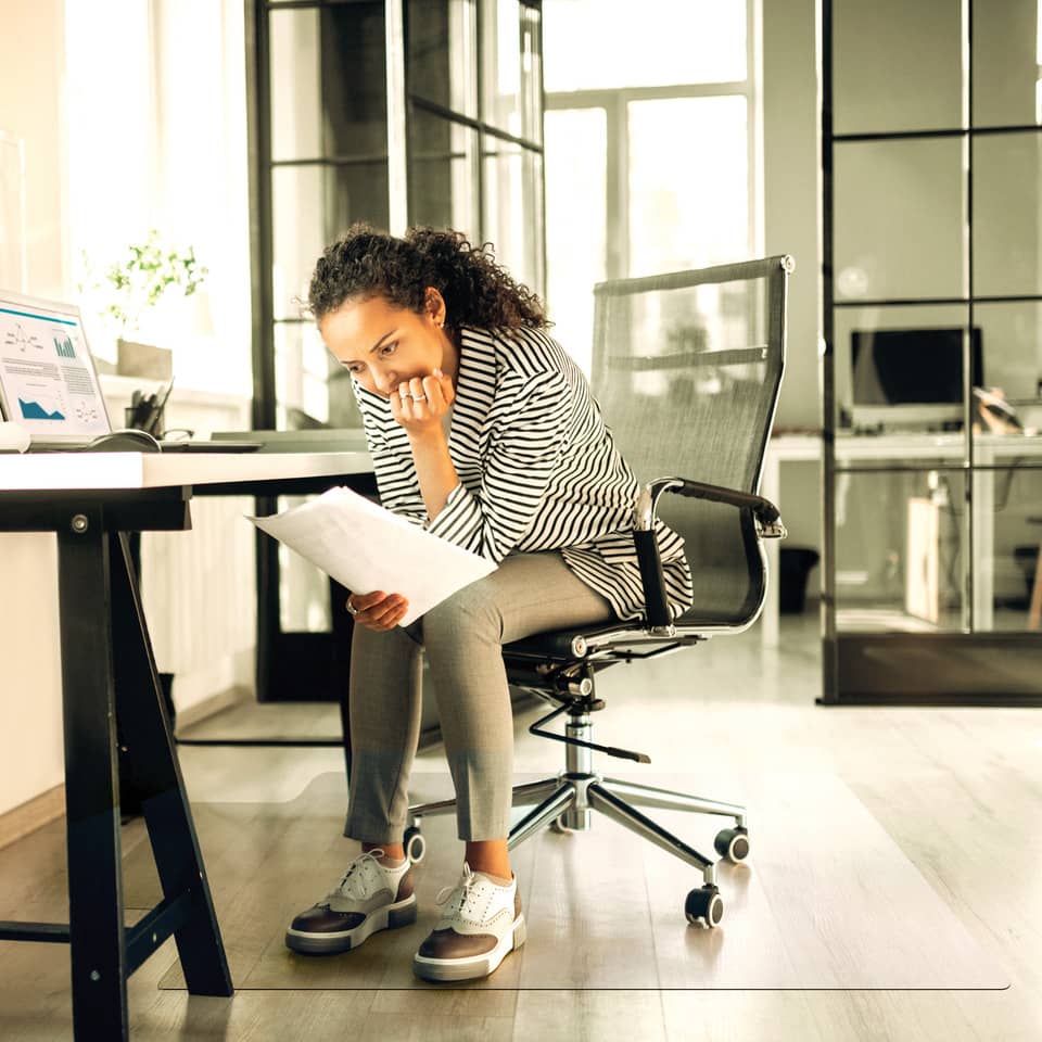 Person, Sitzen, Mobiliar, Drinnen, Stuhl