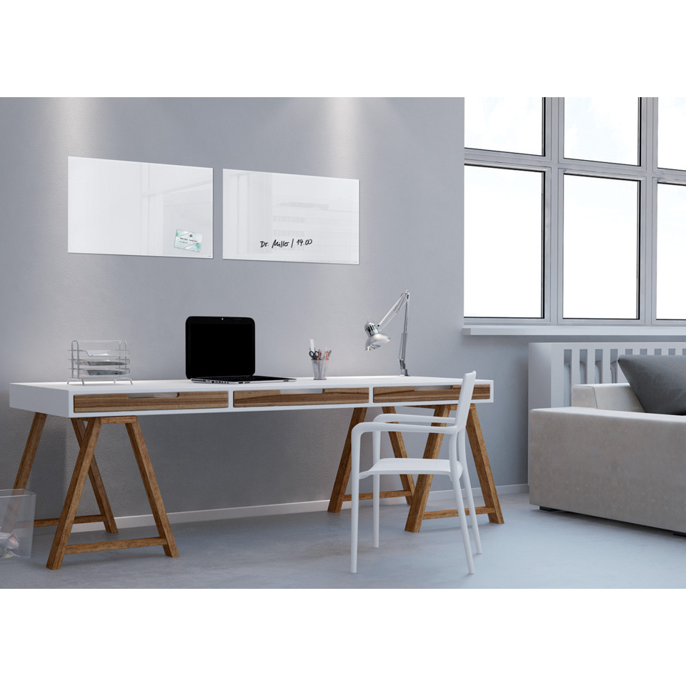 Schreibtisch, Arbeitsplatz, Laptop, Schreibtischstuhl, Wohnzimmer-Setup