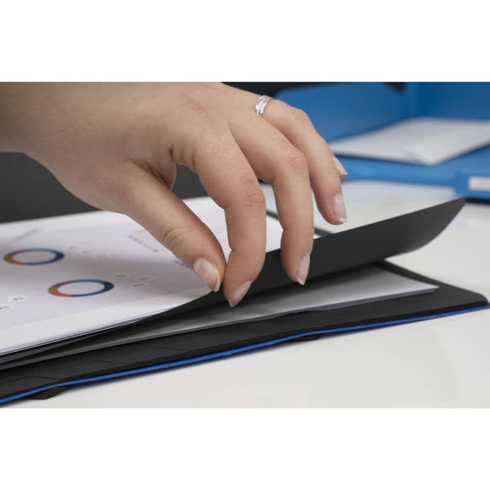 Hand, Folio, Dokumente, Präsentation, Broschüre