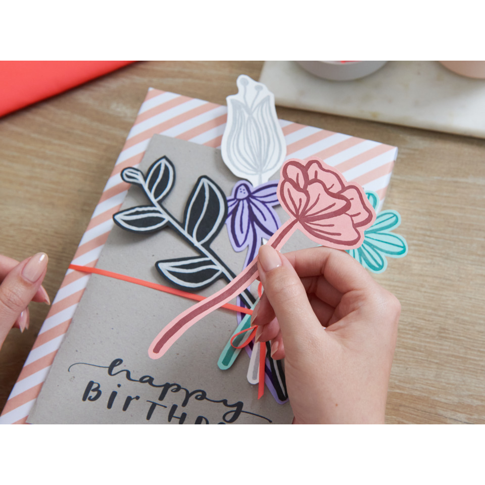 Birthday card, Papierkunst, Blütenausschnitte, Schleifenband, Bastelaktion
