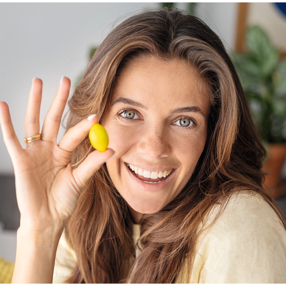 Zitrone, Zitrone klein, Frucht, Fruchtstück, Gelb