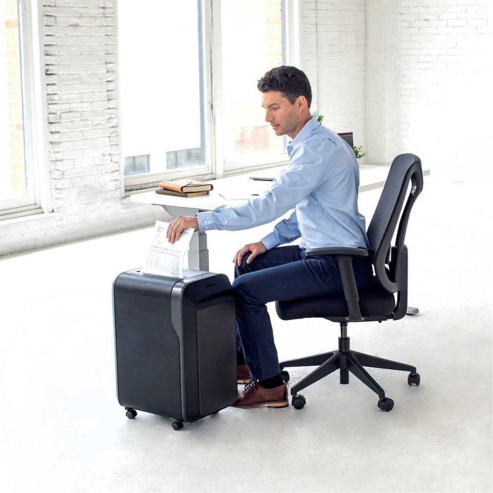 Moebel, Stuhl, Drinnen, Person, Sitzen