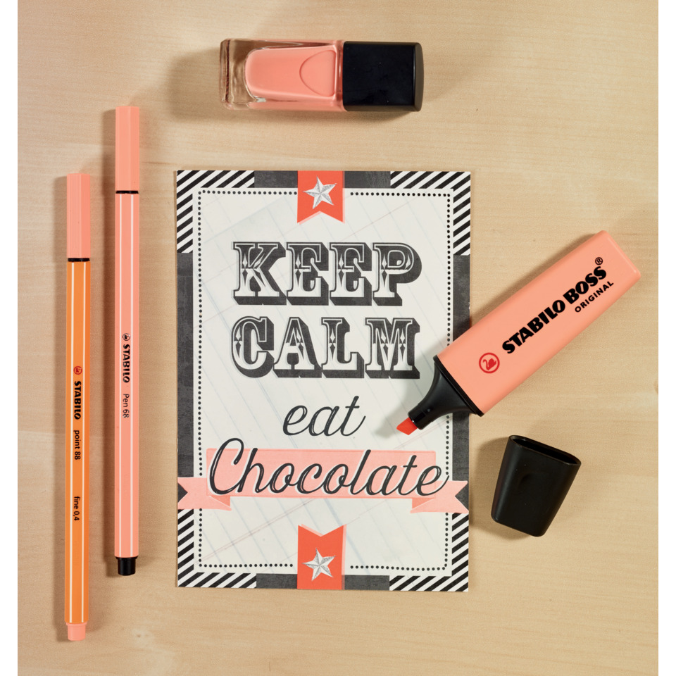 rosé Nagellack, Nageldesign, rosa Marker, Kartenbotschaft, Kartenständer