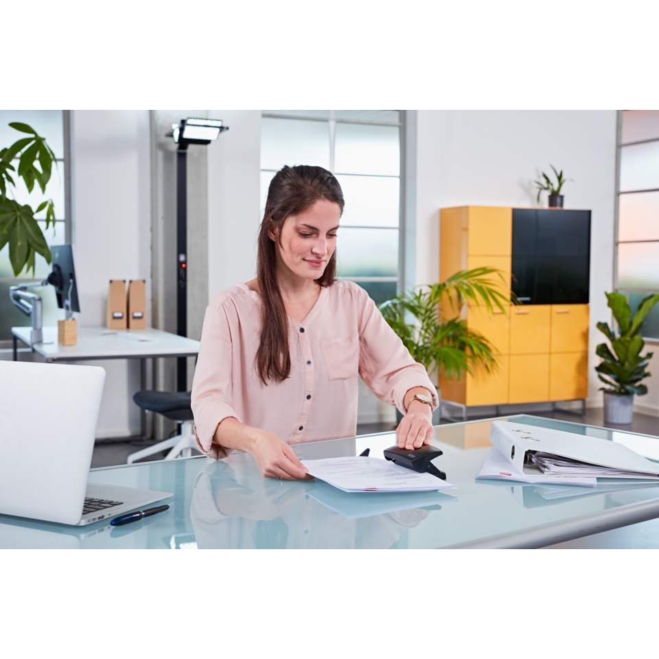 office, frau, schreibtisch, dokumente, stapelkleber