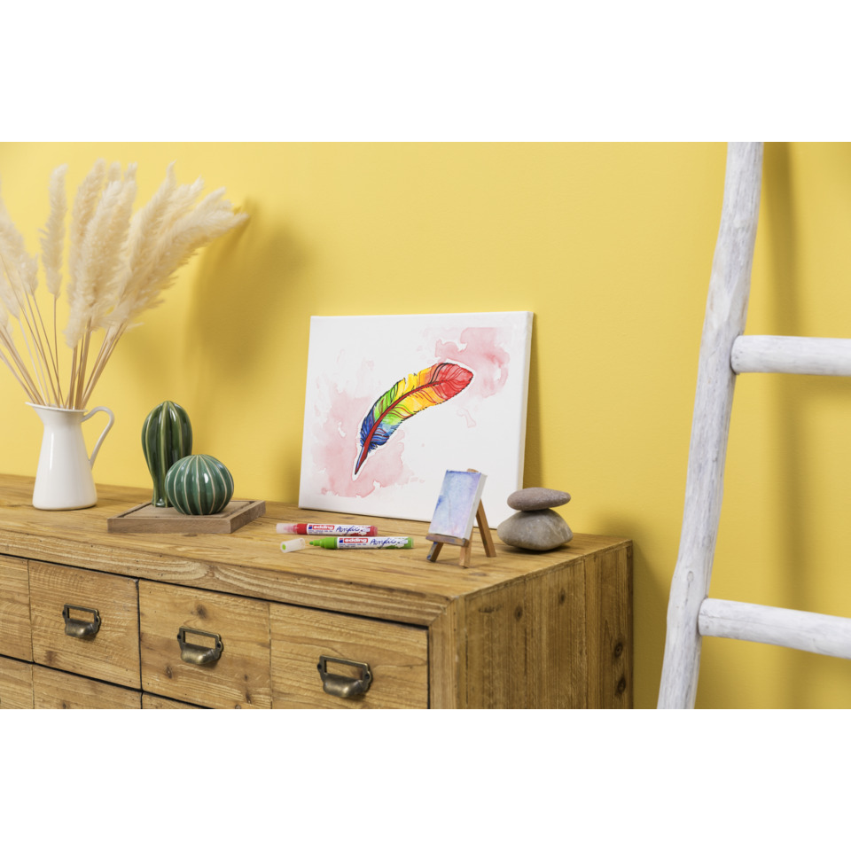Kunstwerk, Acrylmalerei, Feder, Gelb Wand, Holzsideboard, deko, tischdeko, wandfarbe-yellow