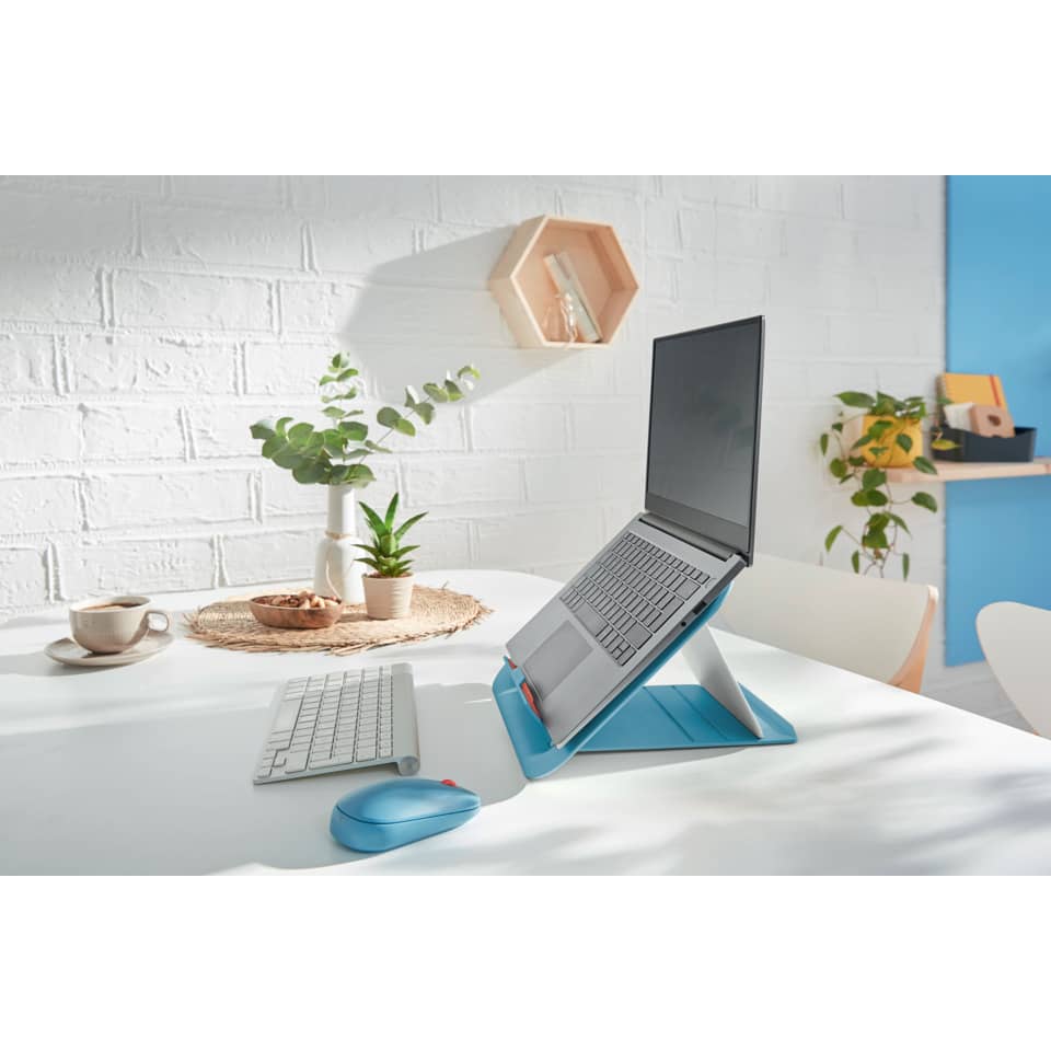 Laptop-Ständer, Laptop mit Ständer, Verstellbarer Ständer, Schreibtisch-Setup, Blaues Zubehör
