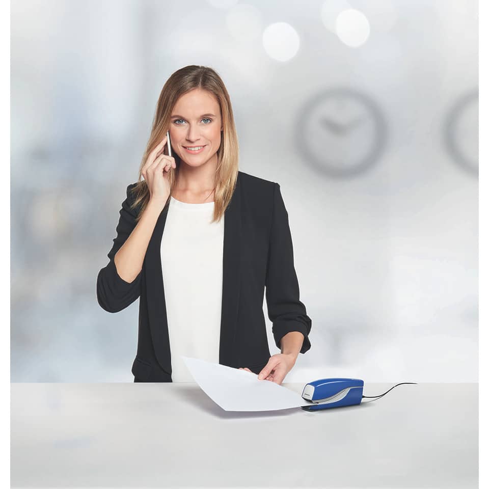 Büroangestellte, Telefon, Dokumente, Schreibtisch, Drucker/Scanner?
