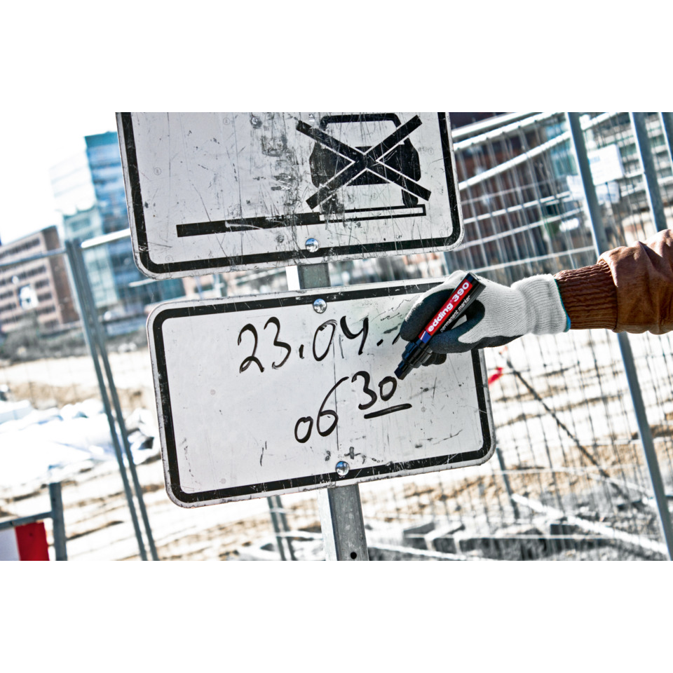 Bau, Hinweisschild, Hand mit Marker, Graffiti, Datum