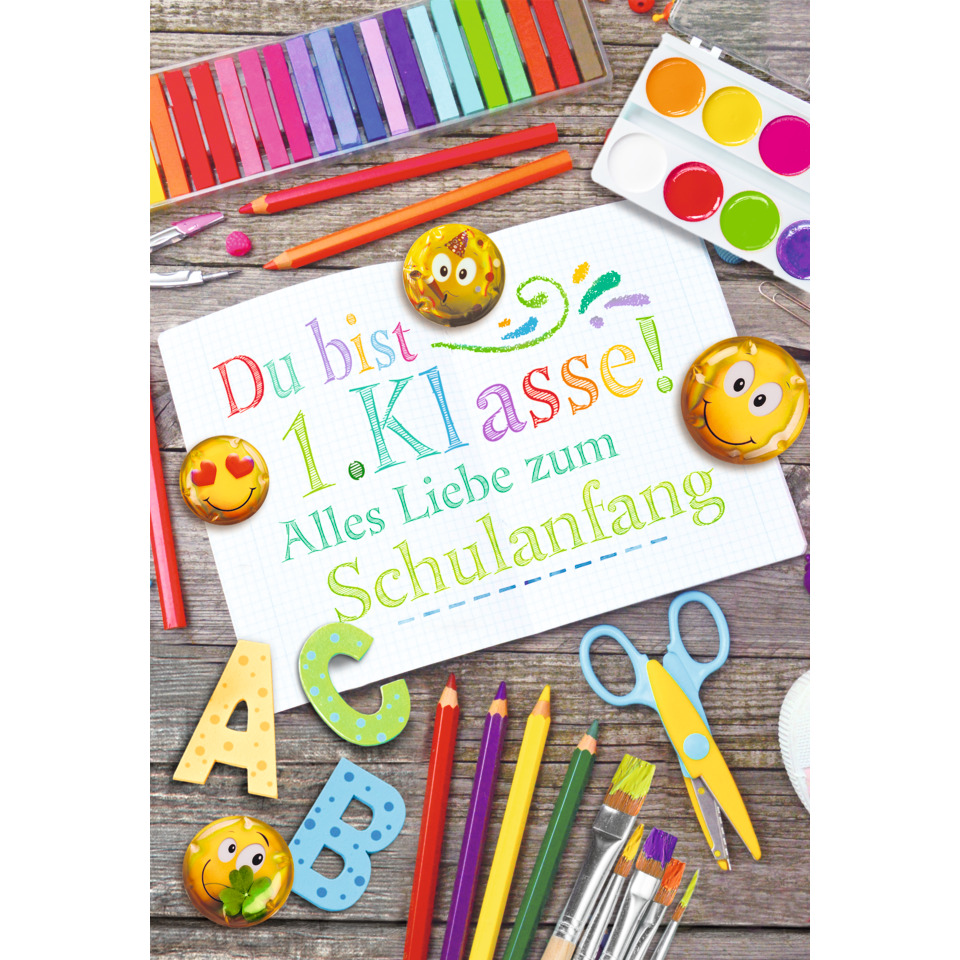 Schulbeginn, Buntes Schulmaterial, Schreib- und Malzubehör, Papier mit Aufschrift, Alphabet Buchstaben