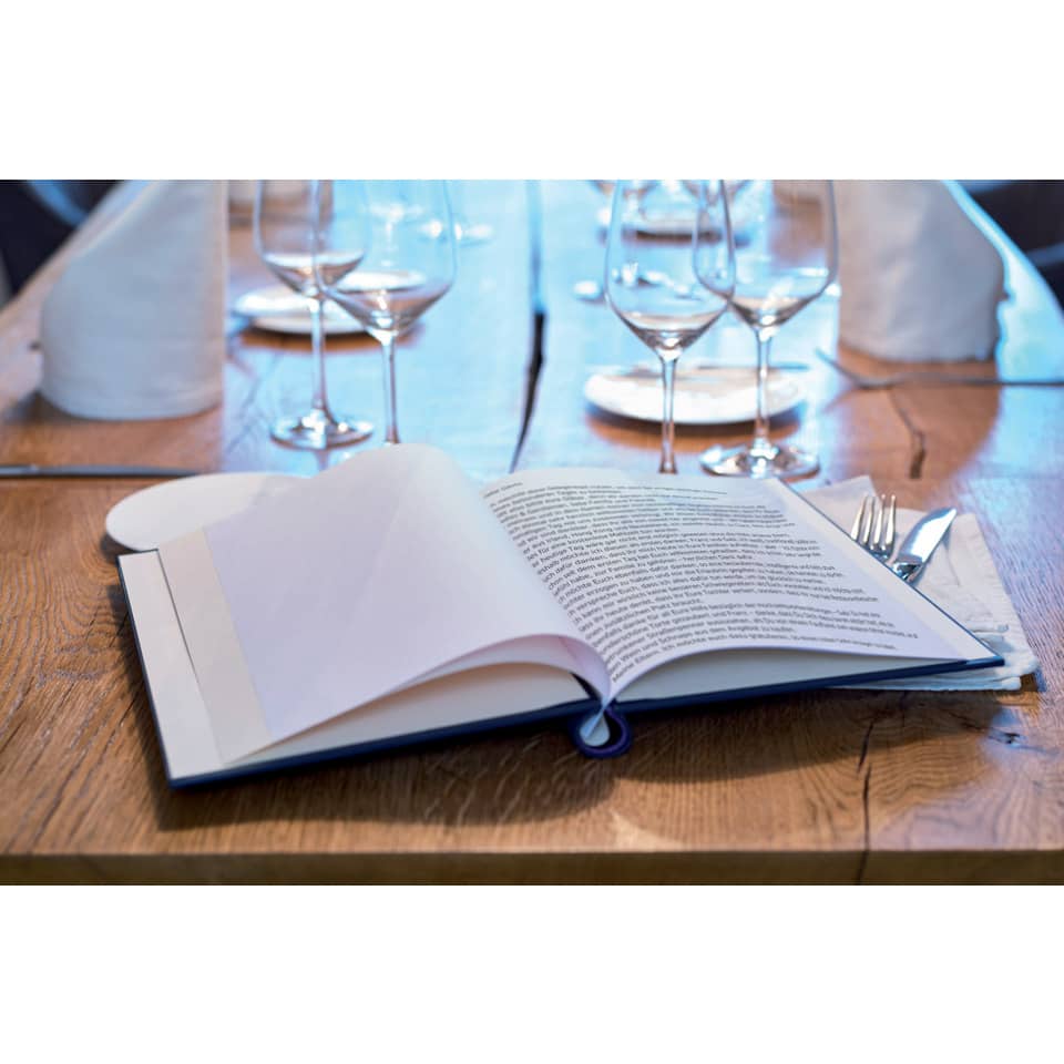 Tischdeko, Menükarten, Weißes Buch, Weißes Tischtuch, Gedeck