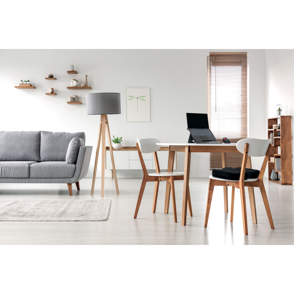 wohnzimmer, esstisch, stuhl, laptop, bodenlampen