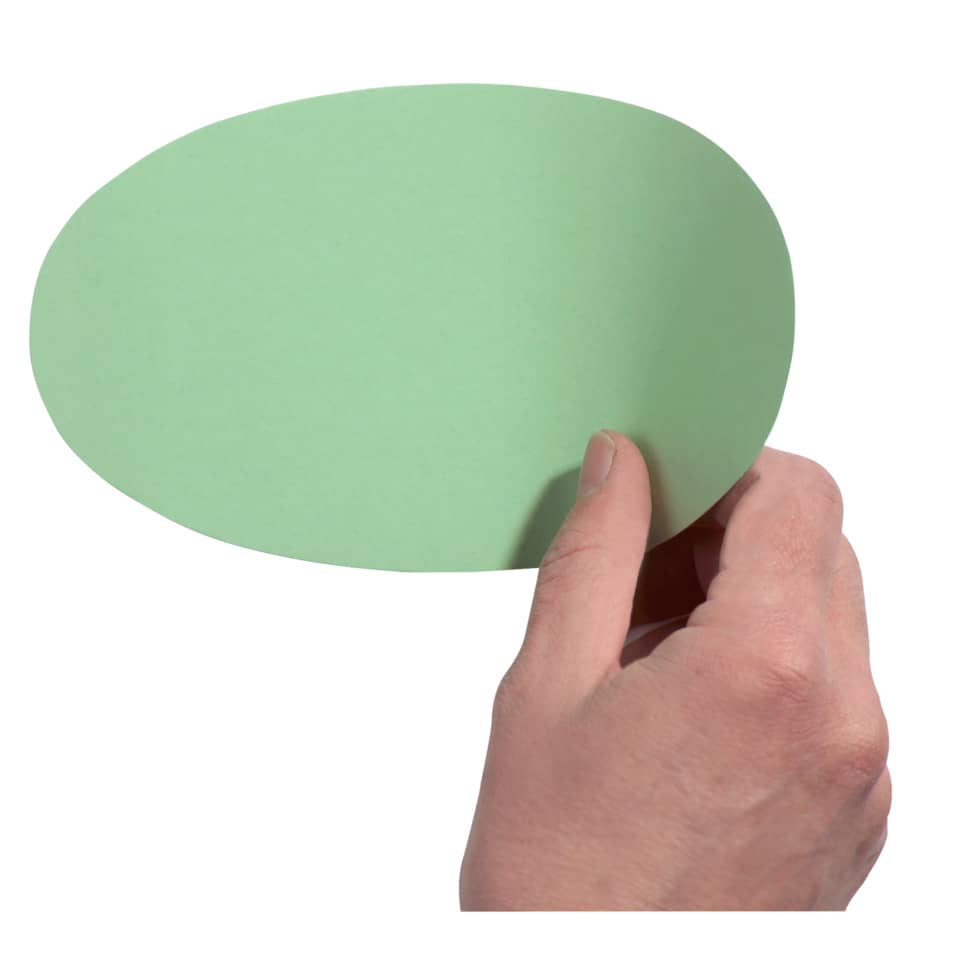 Kunststoffscheibe, handhabbare Platte, grünes Objekt, runde Form, Hände halten