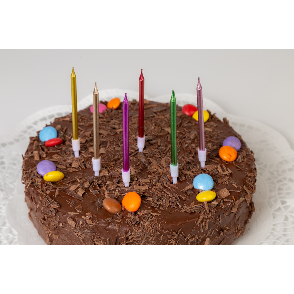 Schokoladentorte, Kuchen, Schokoflakes, bunte Streusel, Kerzensteckige Deko