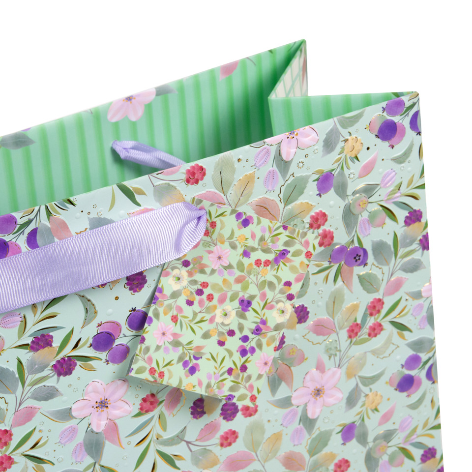 Gift bag, Flower design, Floral print, Pastel colors, Ribbon