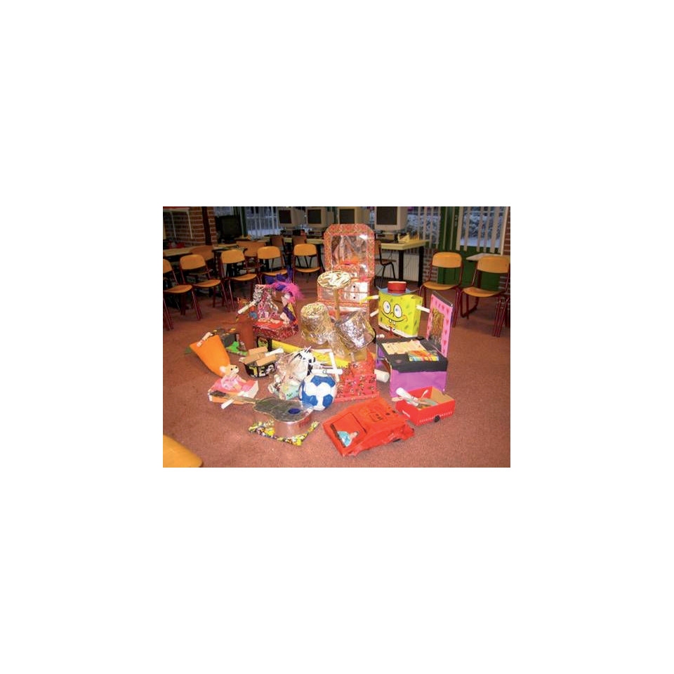 Schulprojekt, Kartonmodell, Kunstprojekt, Bastelmaterial, Kinderzimmer Dekoration