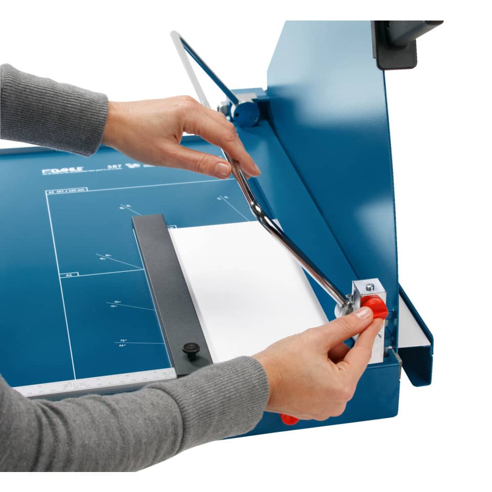 Schneidemaschine, Papierschneider, Bastelwerkzeug, Bürogerät, blaue Maschine