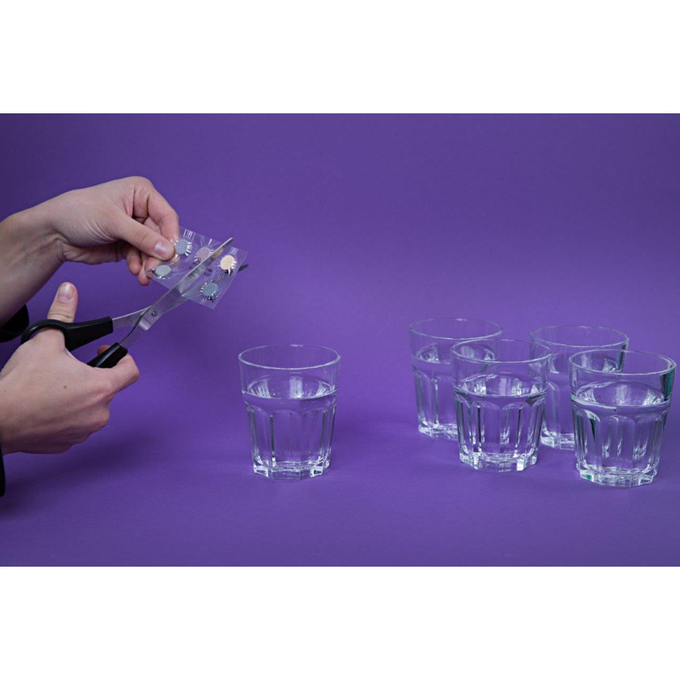 gläser, trinkglas, handwerkzeug, schere, farbverlauf-lila